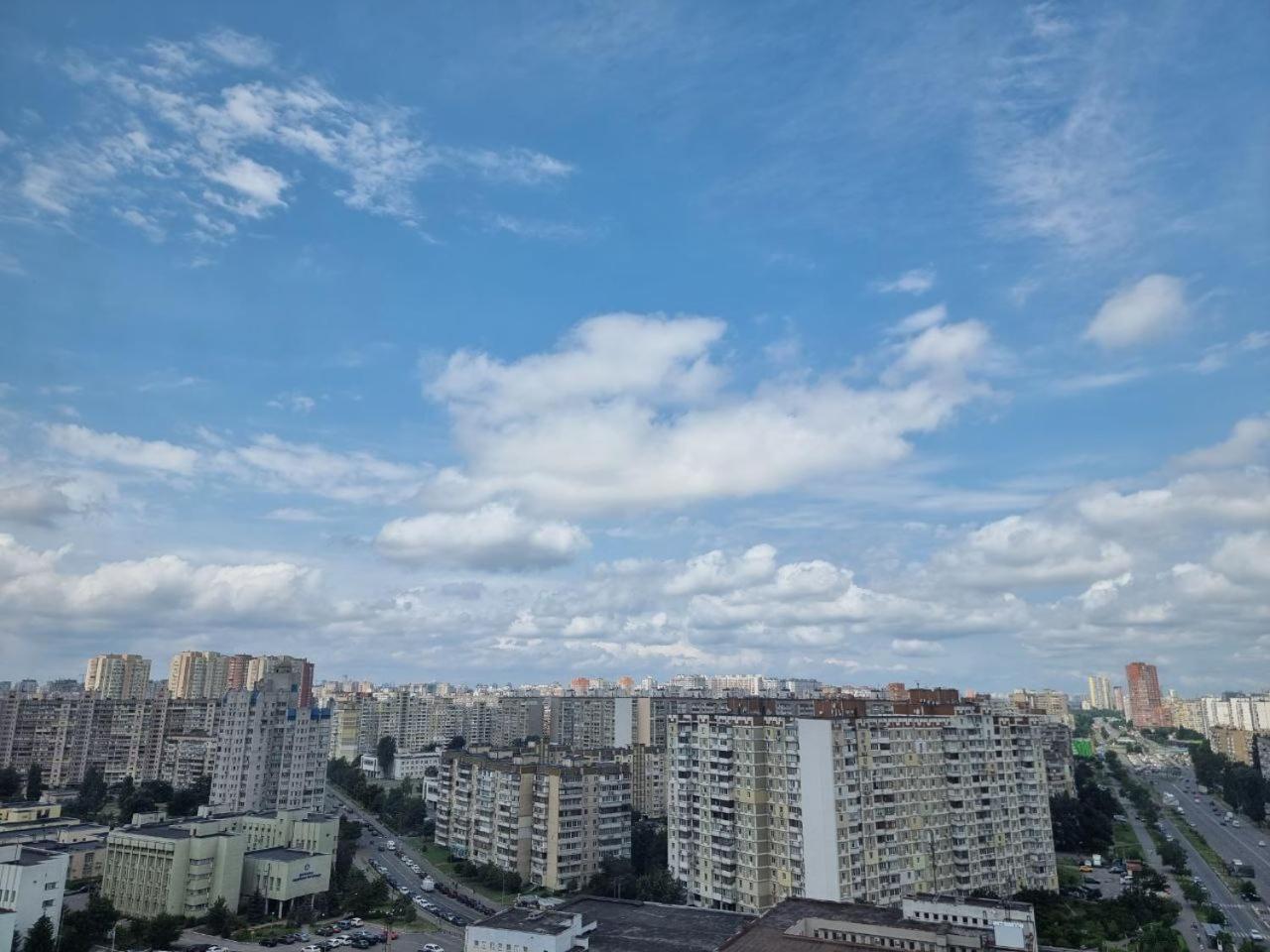 דירה панорамний краєвид на озеро, поруч метро